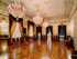 Grand salon d&rsquo;apparat. Restaurations importantes, rideaux, staff et peintures.